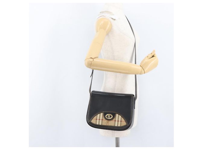 Borsa a Spalla Burberrys Nova Check in Pelle PVC Nera e Oro Auth AMZ334 Nero D'oro - vista 22
