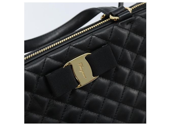 Borsa a mano Vala in pelle 2 in 1 nera e dorata di Salvatore Ferragamo Auth gh1879 - vista 19