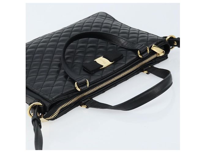 Borsa a mano Vala in pelle 2 in 1 nera e dorata di Salvatore Ferragamo Auth gh1879 - vista 6