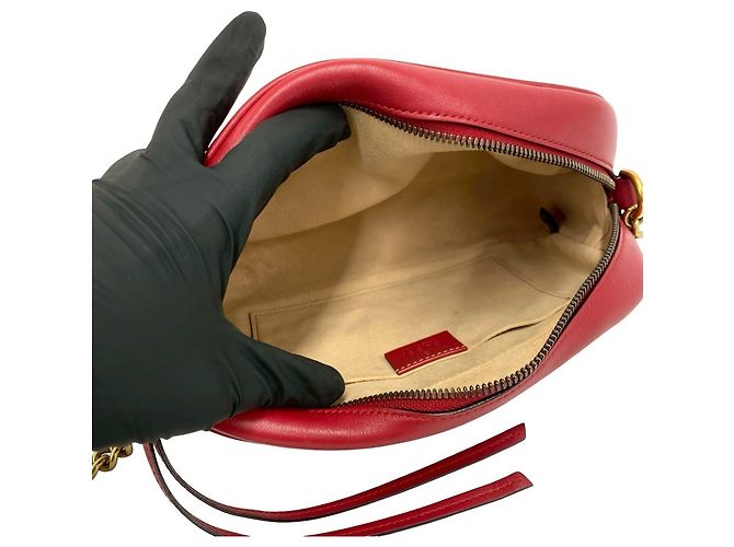 Borsa a spalla in pelle rossa GG Marmont di Gucci Rosso - vista 9