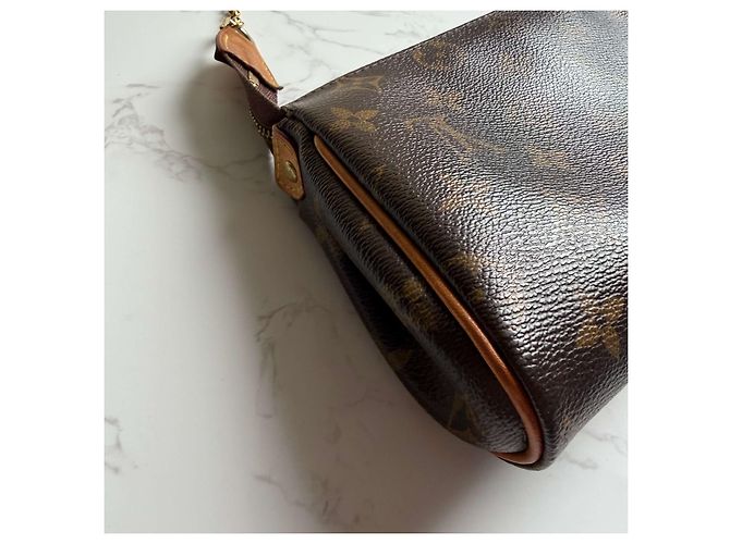 Borsa a tracolla Eva monogram di Louis Vuitton Marrone - vista 18