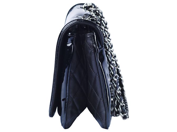 Borsa a flap in vernice Chanel Nero - vista 5