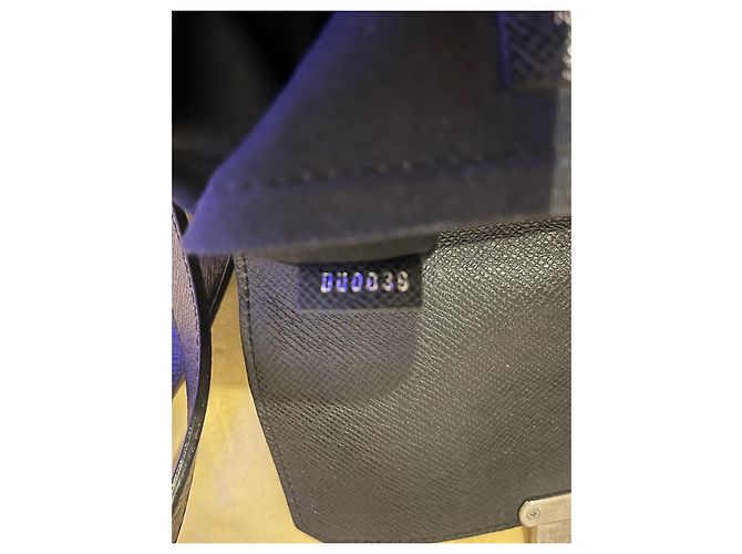 Borsa Louis Vuitton in pelle Taiga Brazza Nero - vista 11