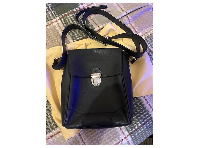 Borsa Louis Vuitton in pelle Taiga Brazza Nero - vista 2