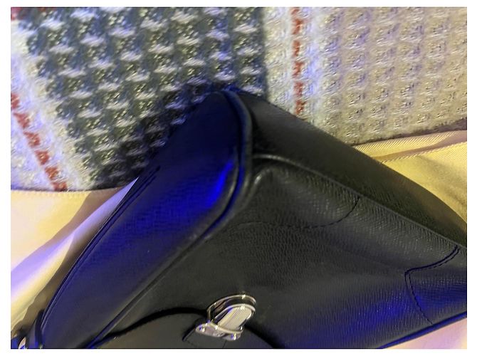 Borsa Louis Vuitton in pelle Taiga Brazza Nero - vista 6