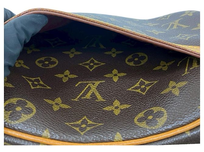 Bolsa de ombro em couro com padrão de logo Monogram Blois da Louis Vuitton Marrom - vista 10