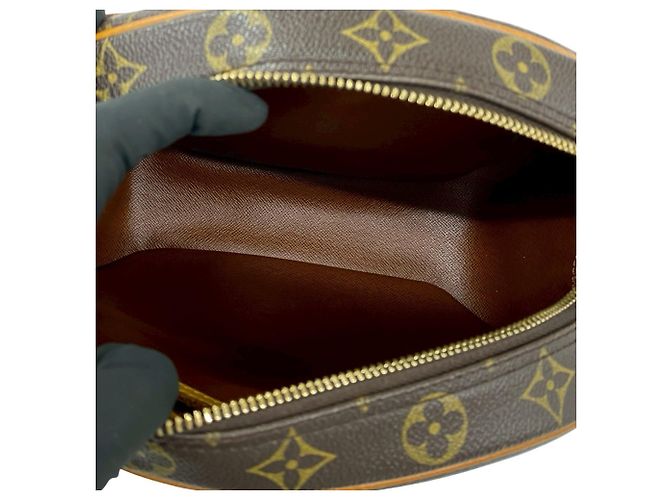 Bolsa de ombro em couro com padrão de logo Monogram Blois da Louis Vuitton Marrom - vista 9