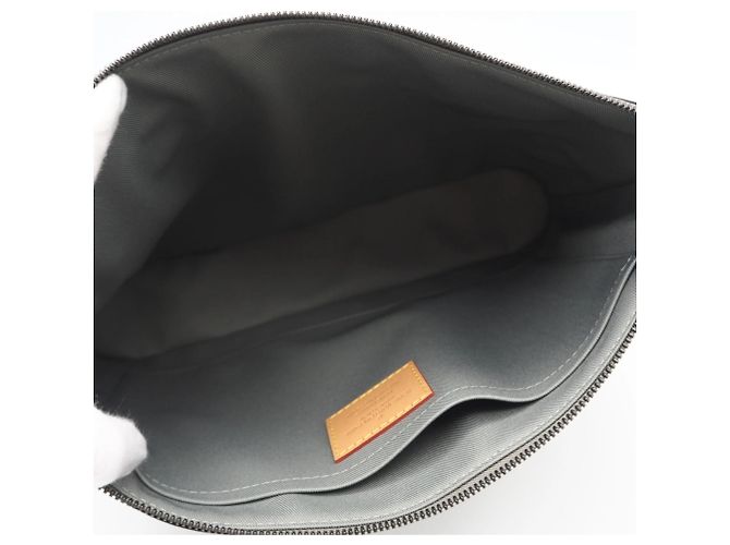 Pochette Cosmos en Titane Monogram Louis Vuitton Beige - vue 11