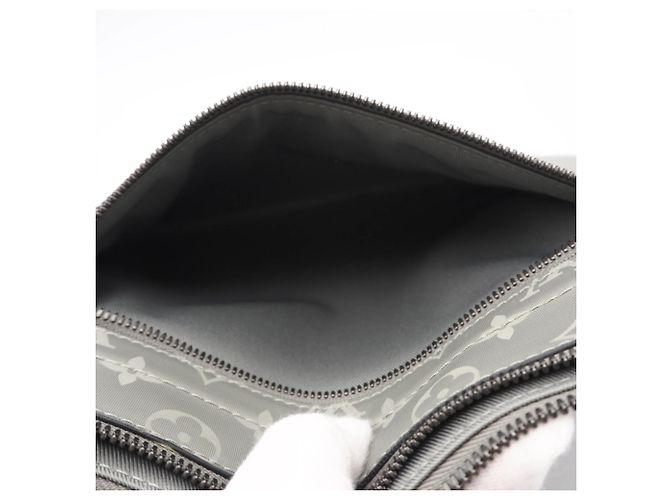 Pochette Cosmos en Titane Monogram Louis Vuitton Beige - vue 13