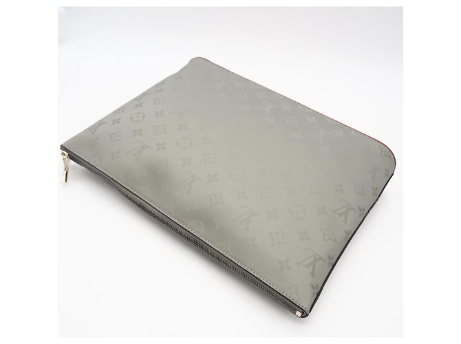 Pochette Cosmos en Titane Monogram Louis Vuitton Beige - vue 2