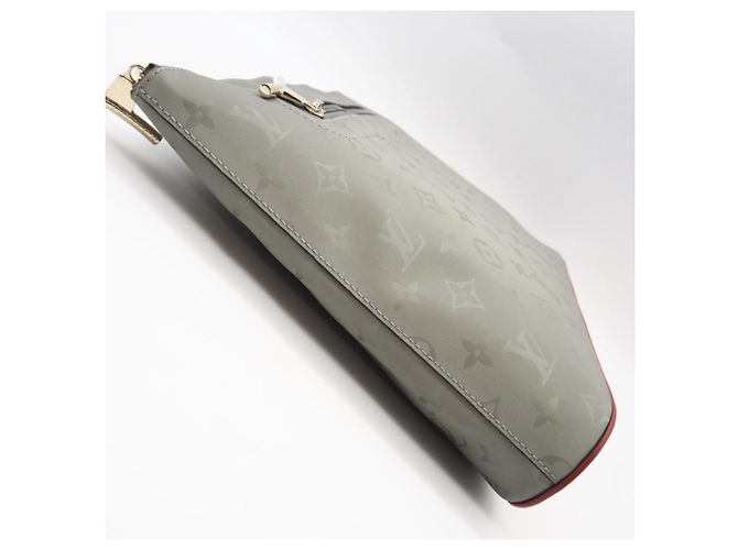 Pochette Cosmos en Titane Monogram Louis Vuitton Beige - vue 7