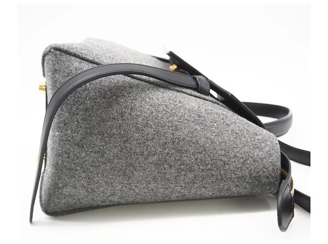 Belt Bag Céline Borsa a Cintura in Pelle Feltro CELINE Micro - Borsa a Mano 2 in 1 Marrone Nero - vista 14