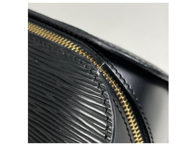 Borsa cilindrica Soufflot Louis Vuitton Nero - vista 6
