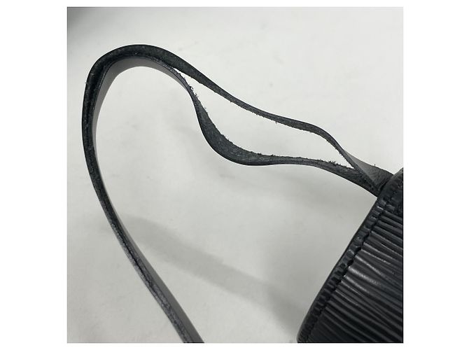 Borsa cilindrica Soufflot Louis Vuitton Nero - vista 8