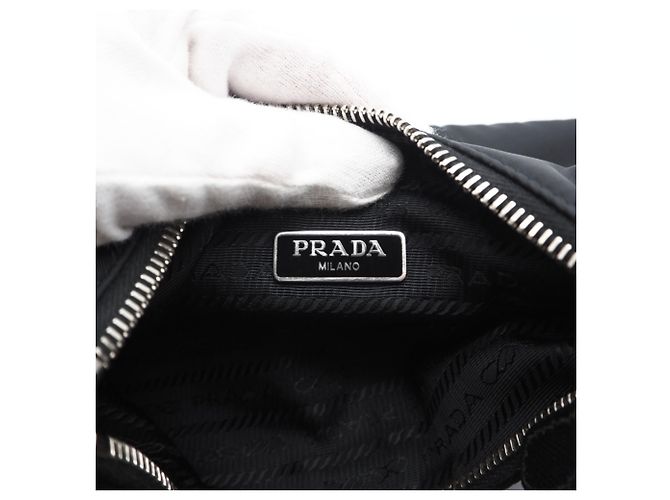 Borsa a Spalla Prada Re-Edition 2005 in Pelle Saffiano Nero - vista 13