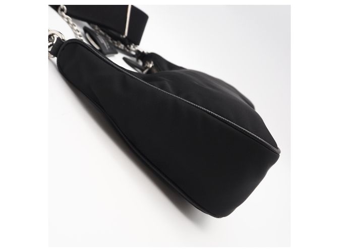 Borsa a Spalla Prada Re-Edition 2005 in Pelle Saffiano Nero - vista 7