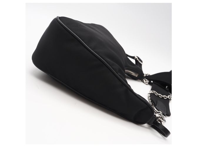Borsa a Spalla Prada Re-Edition 2005 in Pelle Saffiano Nero - vista 8
