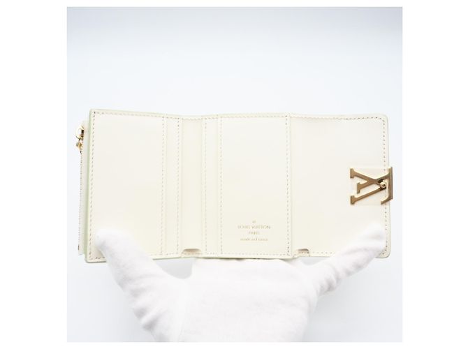 Cartera Capucines XS en Taurillon Louis Vuitton Blanco Verde - vista 11
