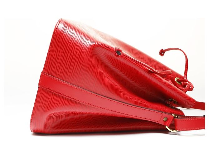 Noe Bolso de Hombro Petit Noé Epi Louis Vuitton Roja - vista 4