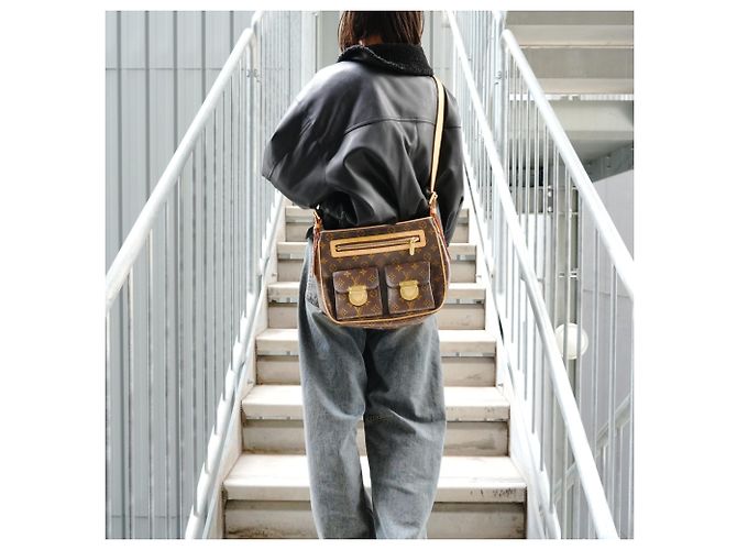 Borsa a Spalla Monogram Hudson GM di Louis Vuitton Marrone - vista 12