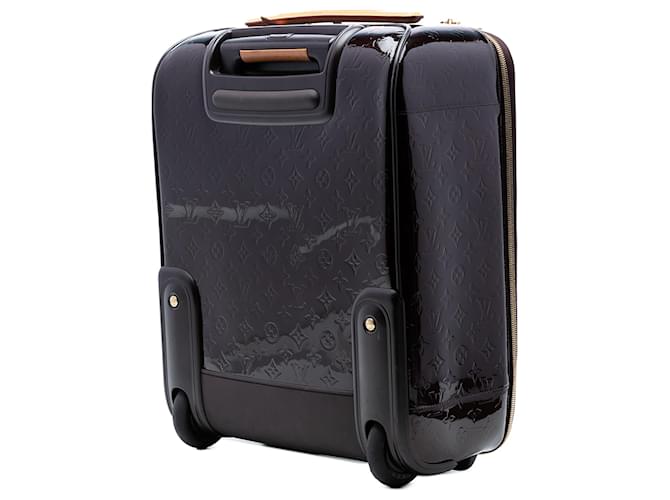 Louis Vuitton Pegase 45 in Vernis Monogramma Viola Porpora - vista 2