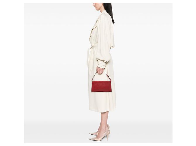 Pochette Accessoires Epi Rouge Louis Vuitton - vue 8