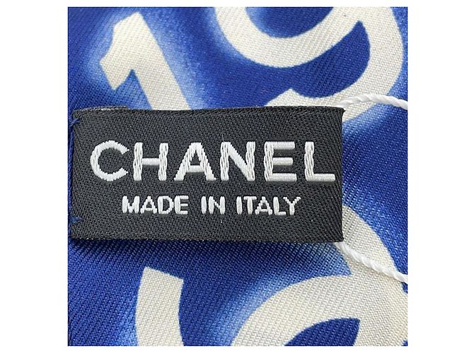 Chanel Banda de Seda con Estampado de Charms CC Azul - vista 4