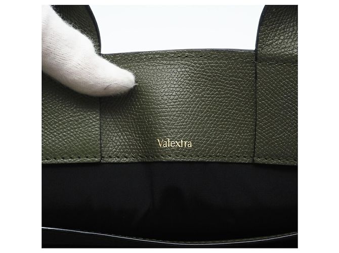 Borsa a Spalla Boxy Military in Pelle di Vitello Morbida 2 Vie Valextra Cachi - vista 11
