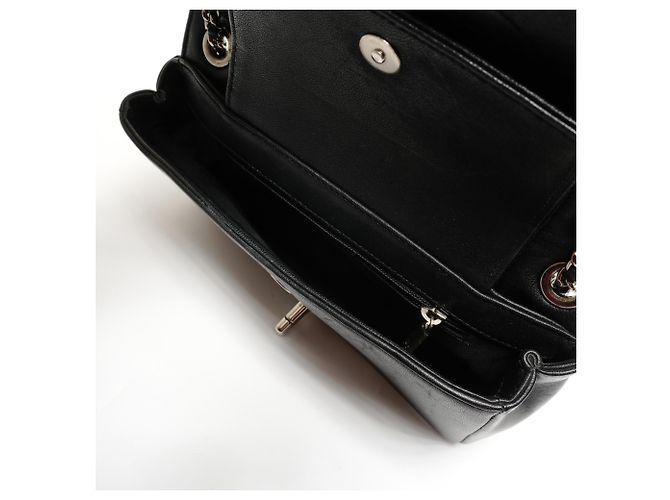 Borsa a Spalla Chanel in Pelle di Agnello con Doppio Patta Nero - vista 13