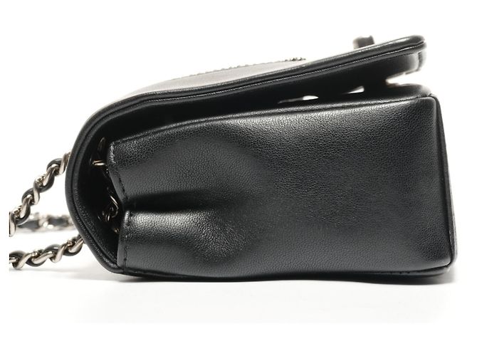 Borsa a Spalla Chanel in Pelle di Agnello con Doppio Patta Nero - vista 3
