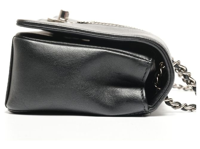 Borsa a Spalla Chanel in Pelle di Agnello con Doppio Patta Nero - vista 4