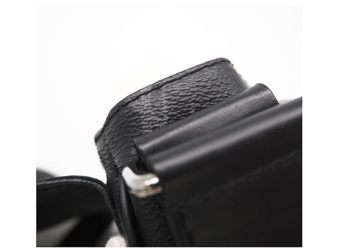 Borsa a Spalla District PM Monogram Eclipse di Louis Vuitton Marrone Nero - vista 13