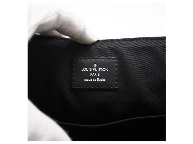Borsa a Spalla District PM Monogram Eclipse di Louis Vuitton Marrone Nero - vista 17