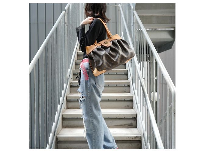 Borsa a Spalla Boetie MM Monogramma Louis Vuitton Marrone - vista 12