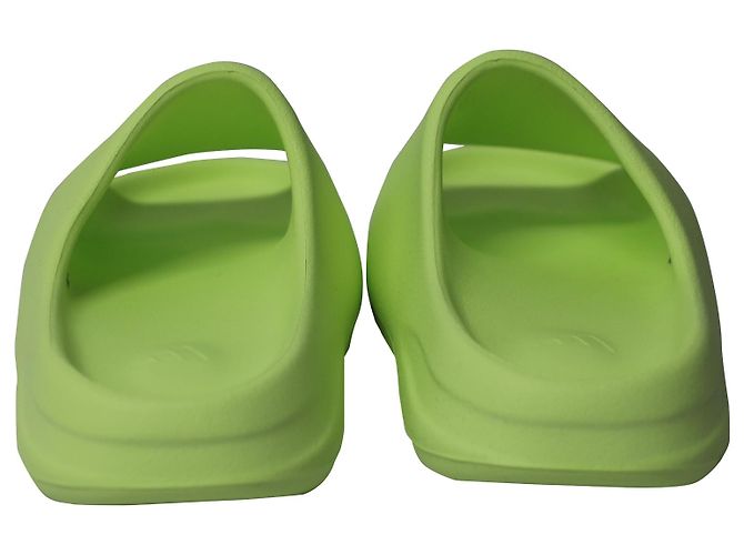 Adidas Yeezy Slides in plastica verde brillante - vista 4