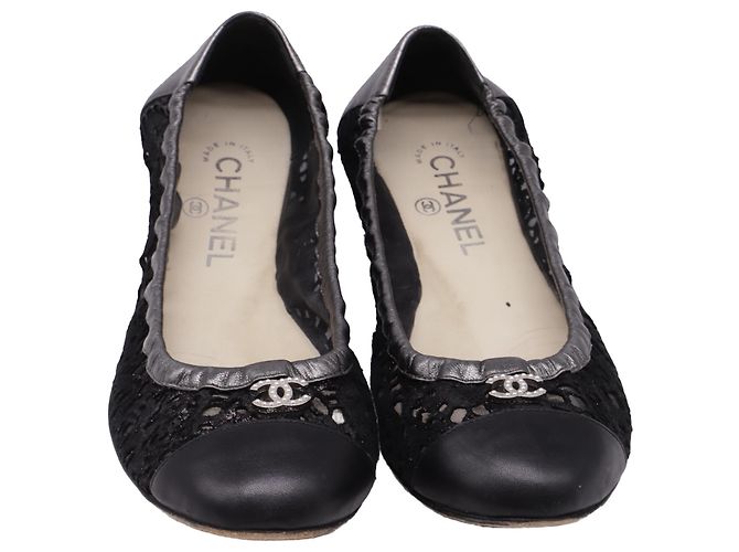 Timeless  Chanel Lace-Accent CC Cap Toe Ballet Flats in Black Leather - view 2