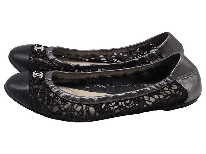 Timeless  Chanel Lace-Accent CC Cap Toe Ballet Flats in Black Leather - view 4