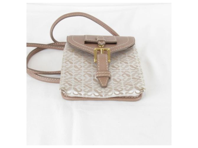 Sac à épaule mini Anagram Repeat de Loewe Beige - vue 7