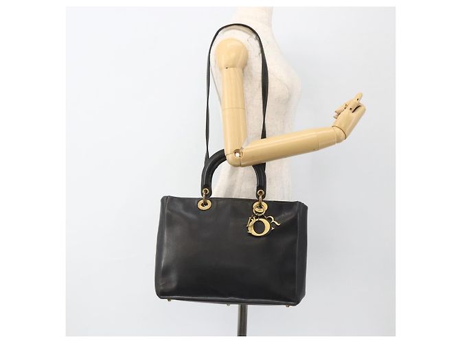 Christian Dior Borsa Tote Lady Dior in pelle 2 in 1 nera e oro Auth ARZ701 Nero D'oro - vista 25