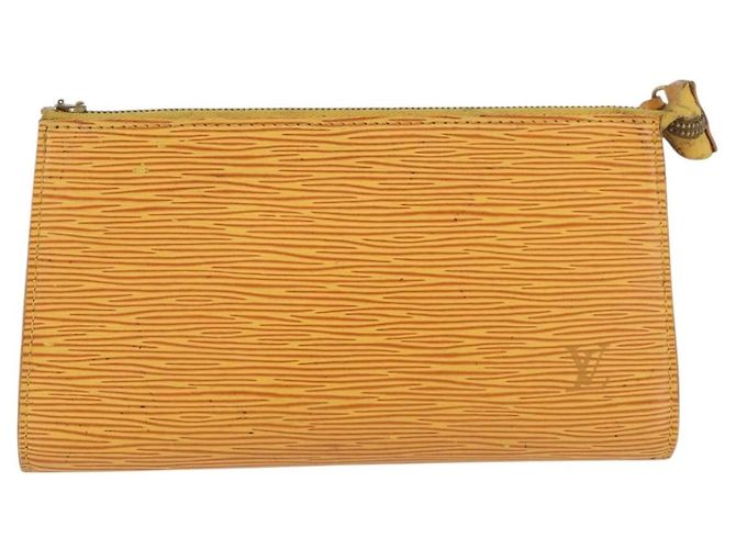 LOUIS VUITTON Pochette Accessoires Epi Pouch Giallo M52949 LV Auth LNZ682 - vista 13