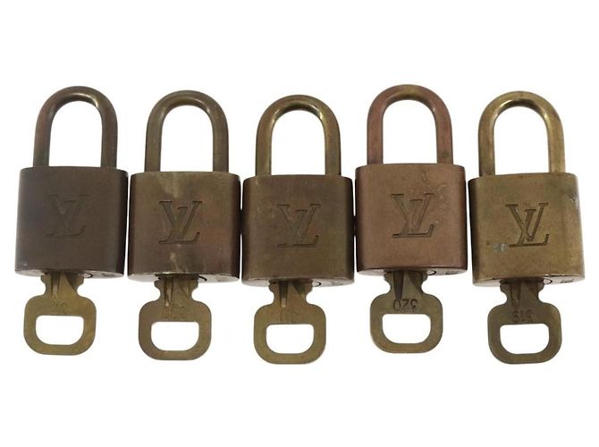 LOUIS VUITTON Ensemble de 5 Cadenas en métal Doré LV Auth 173285 - vue 2