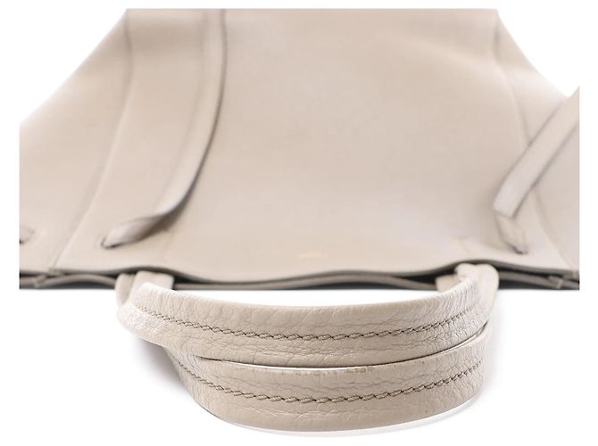 Céline Bolsa de Ombro Pequena em Couro Celine Cabas Phantom na Cor Taupe - vista 13