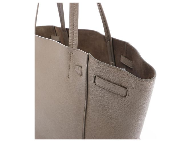 Céline Bolsa de Ombro Pequena em Couro Celine Cabas Phantom na Cor Taupe - vista 4