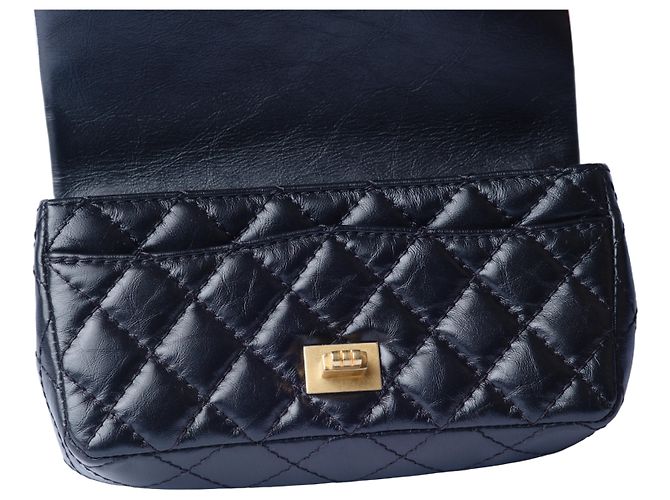 Mademoiselle Schwarze gesteppte Leder-Gürteltasche Chanel Reissue 2.55 - Ansicht 11