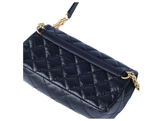Mademoiselle Schwarze gesteppte Leder-Gürteltasche Chanel Reissue 2.55 - Ansicht 13