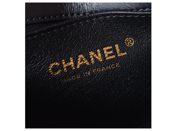 Mademoiselle Schwarze gesteppte Leder-Gürteltasche Chanel Reissue 2.55 - Ansicht 15