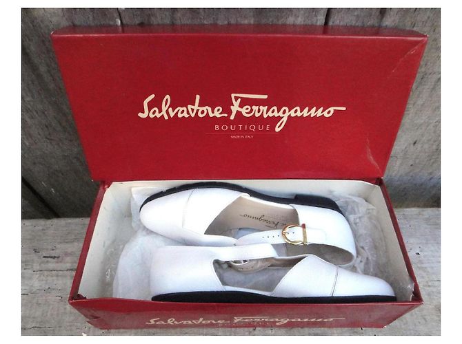 Sandali Salvatore Ferragamo Gancini in pelle bianca Bianco - vista 2