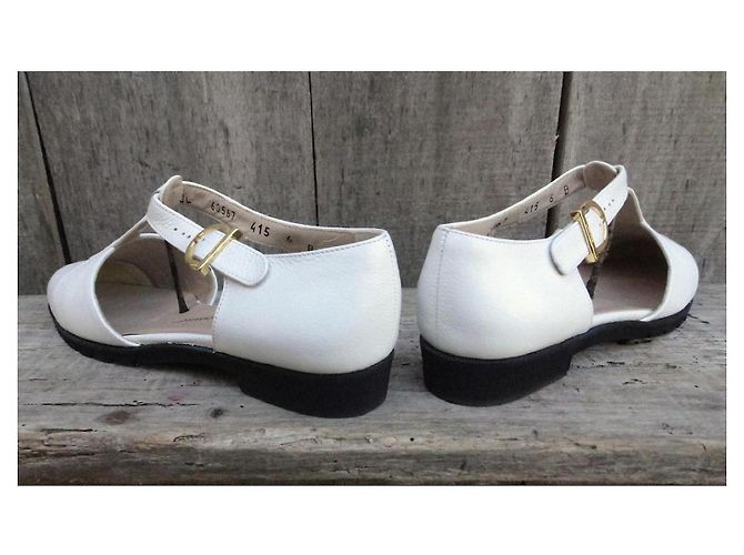 Sandali Salvatore Ferragamo Gancini in pelle bianca Bianco - vista 6
