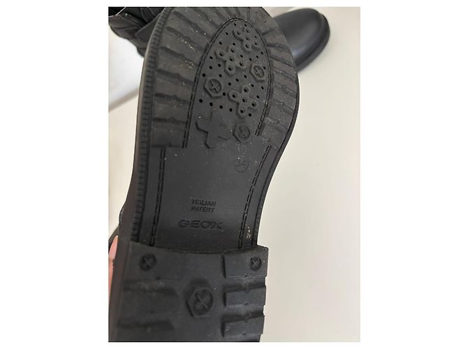 Geox Botas de tornozelo pretas em couro com borboletas Preto - vista 5