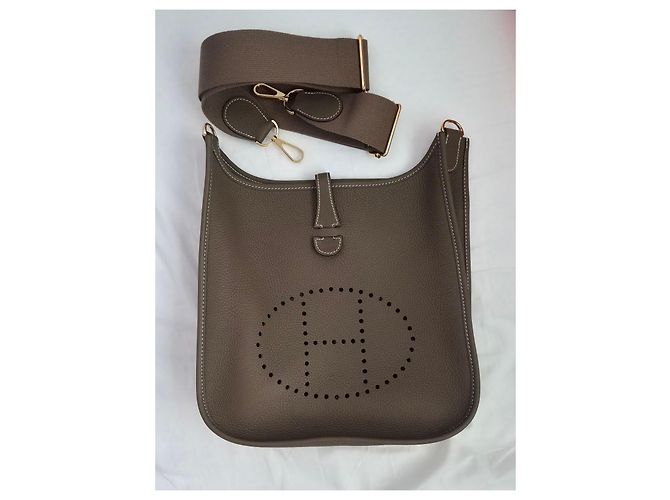 Borsa Hermès Evelyne III PM Taupe - vista 2
